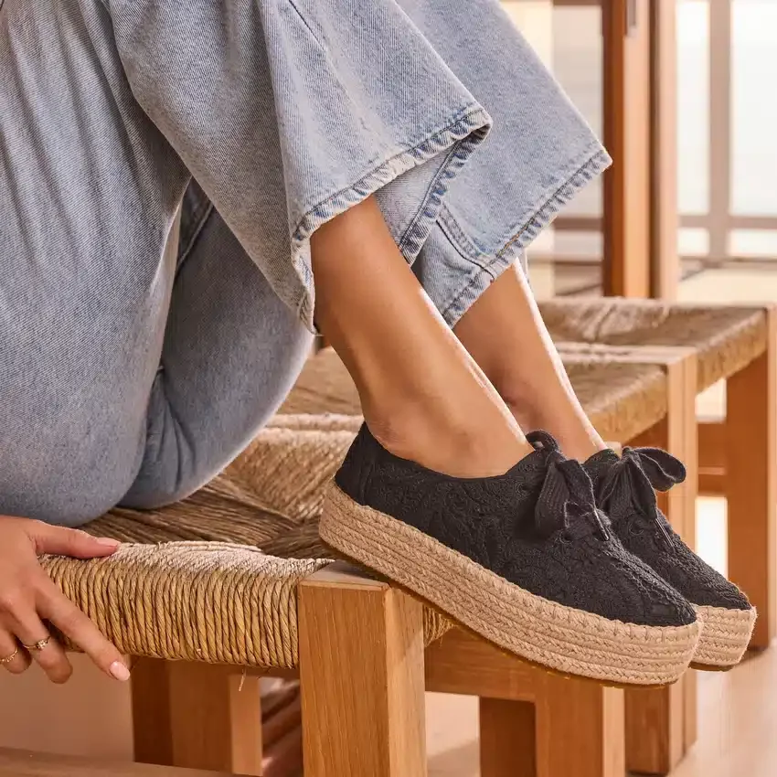 Espadrillas da donna Valencia con lacci e plateau Espadrillas da donna Valencia con lacci e plateau