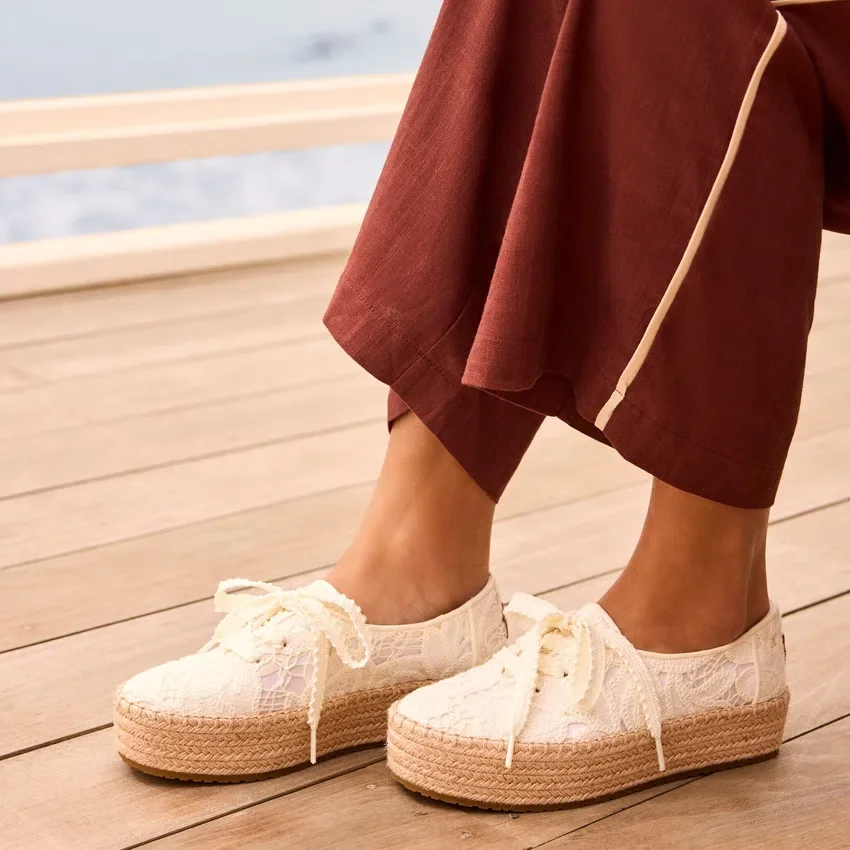Espadrillas da donna Valencia con lacci e plateau Espadrillas da donna Valencia con lacci e plateau